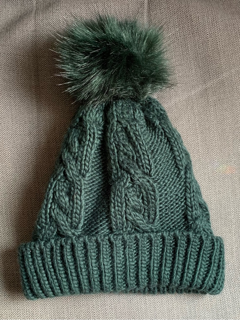 Reitmans Cable-Knit Pom Toque